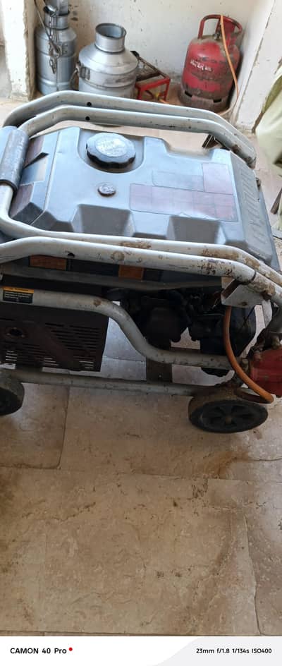 Hyundai generator 3.5 KV used 5 month only condition vip