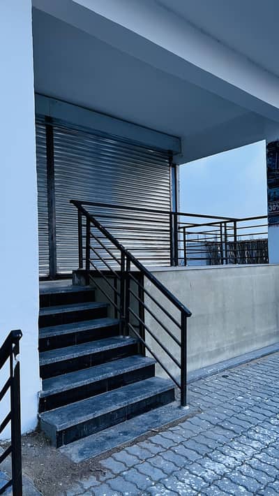 FOR RENT GROUND FLOOR 5200 SQ F COMMERCIAL FOR MULTI NATIONAL COMPANY AVAILABLE