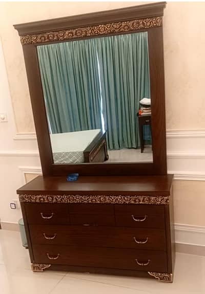 king size real wood bed set sale in Johar town Lahore