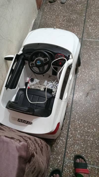 Selling baby remote control car. 03005538028