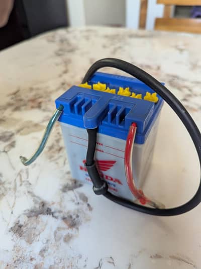 Honda 125 Genuine Battery 2.5