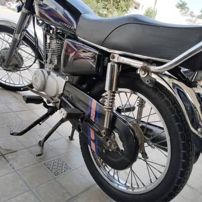 yah bike fail karna hai condition hai iski is bhai ne Lena hai vahi