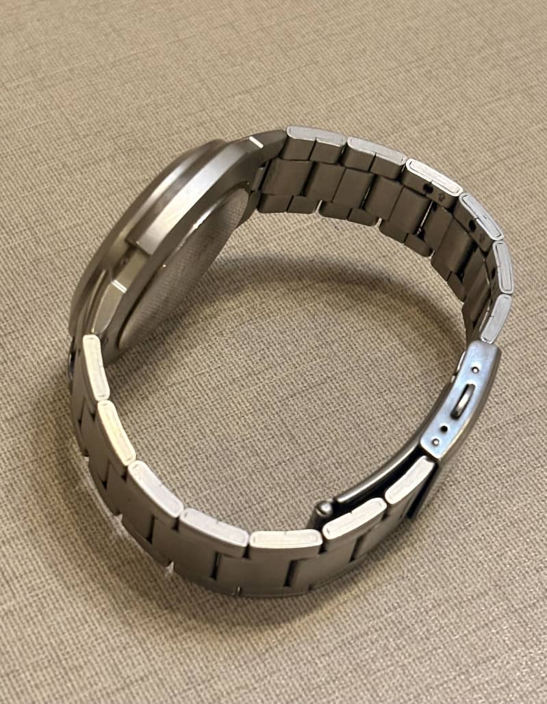 Original Casio Watch for Sale – Steel Strap, Blue Dial 1