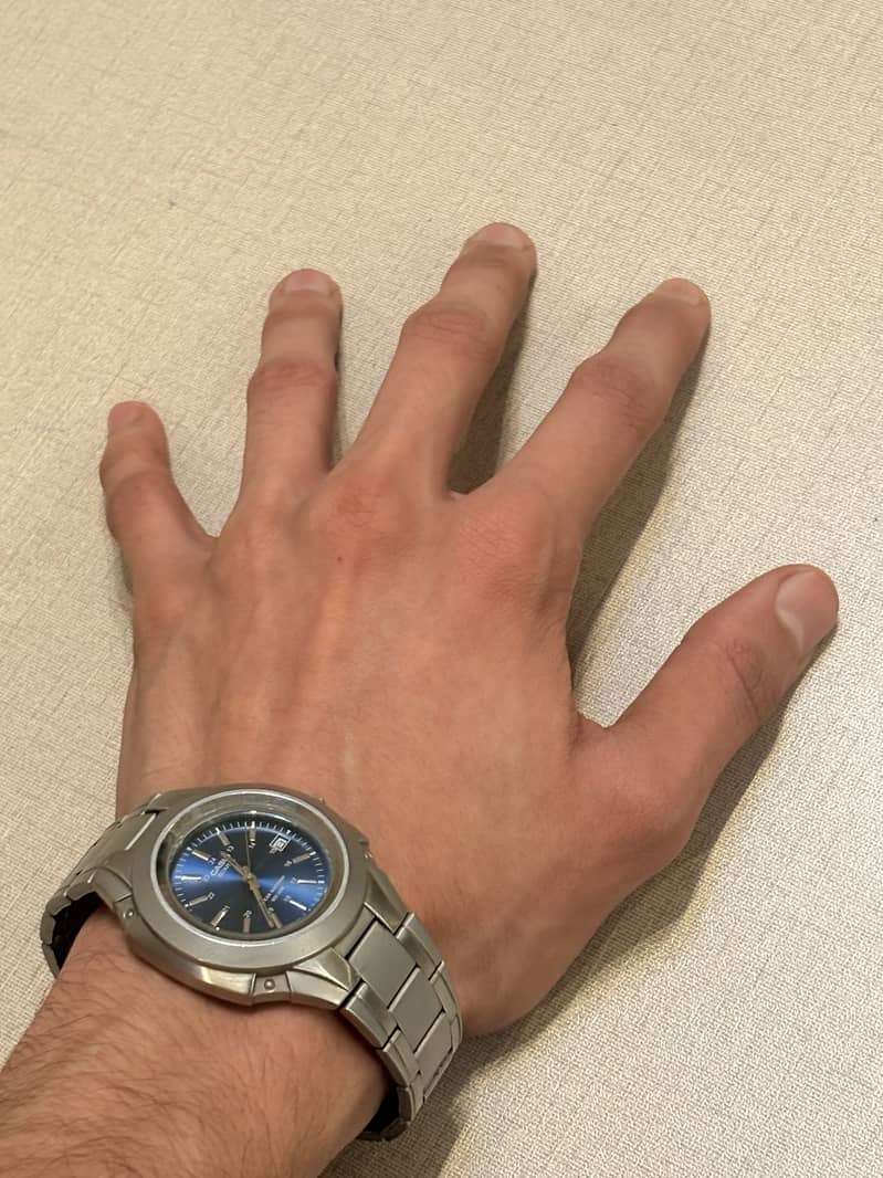 Original Casio Watch for Sale – Steel Strap, Blue Dial 3