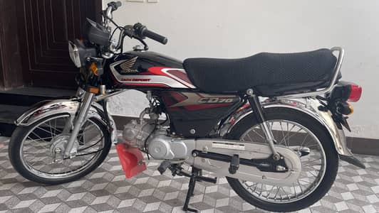 Honda CD70c brand new condition 10 x 10 urgent sale