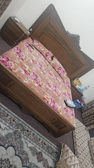 King size bed walnut