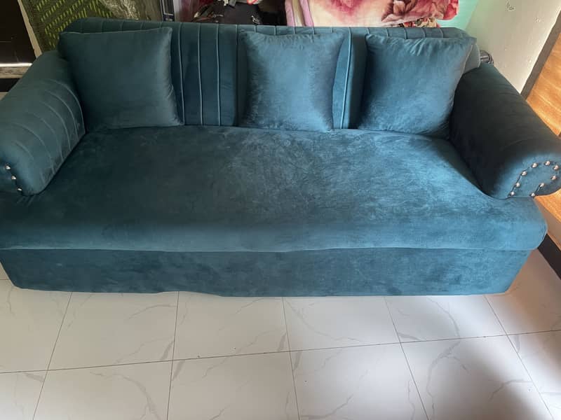 sofas and baby cot 4