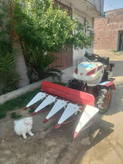 Reaper wheat cutting machine