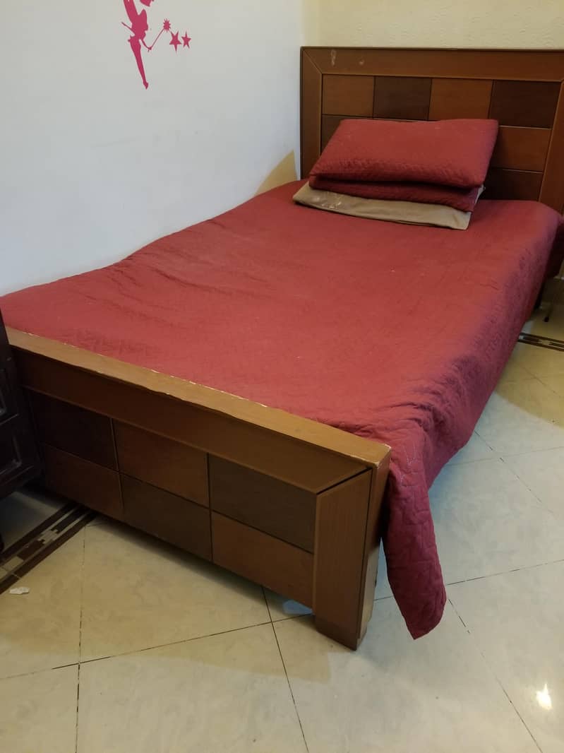 Single bed 0
