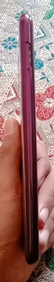 RAM. 4.00. GB ROM. 128.00. GB