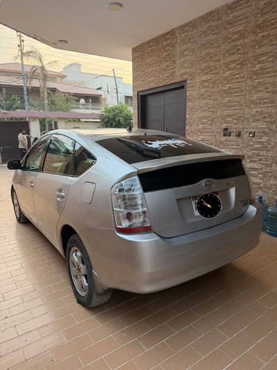 Driver Helper Urgent Required For Home