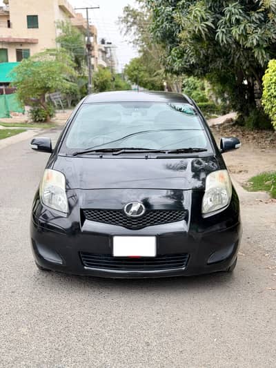Toyota Vitz 2010 in Good Description
