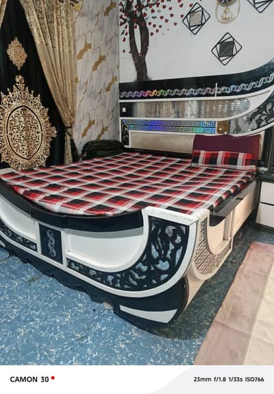 king size heavy and stylish bed