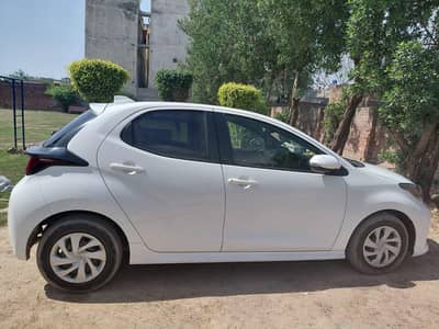 yaris hatchback full option bumper sensor