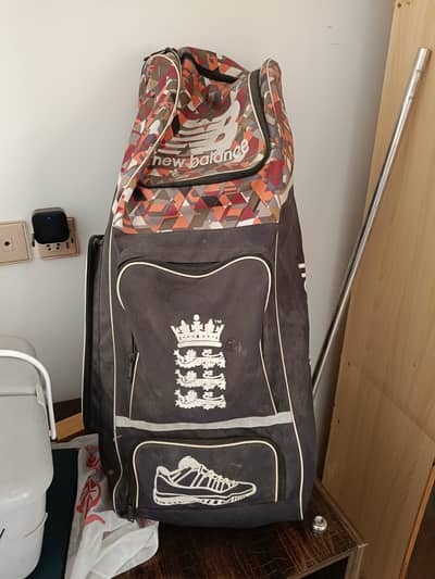 Full cricket kit with bat and bag