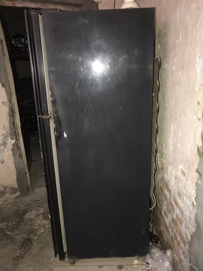Dalwance fridge for sale in Reasonable price original pics Attached
