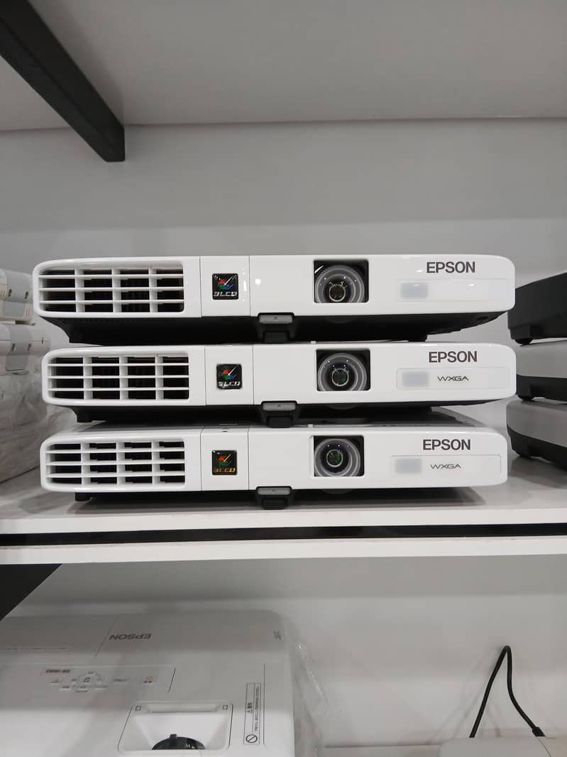 multimedia  projector 0