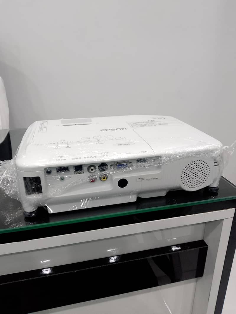 Multimedia Projector 2