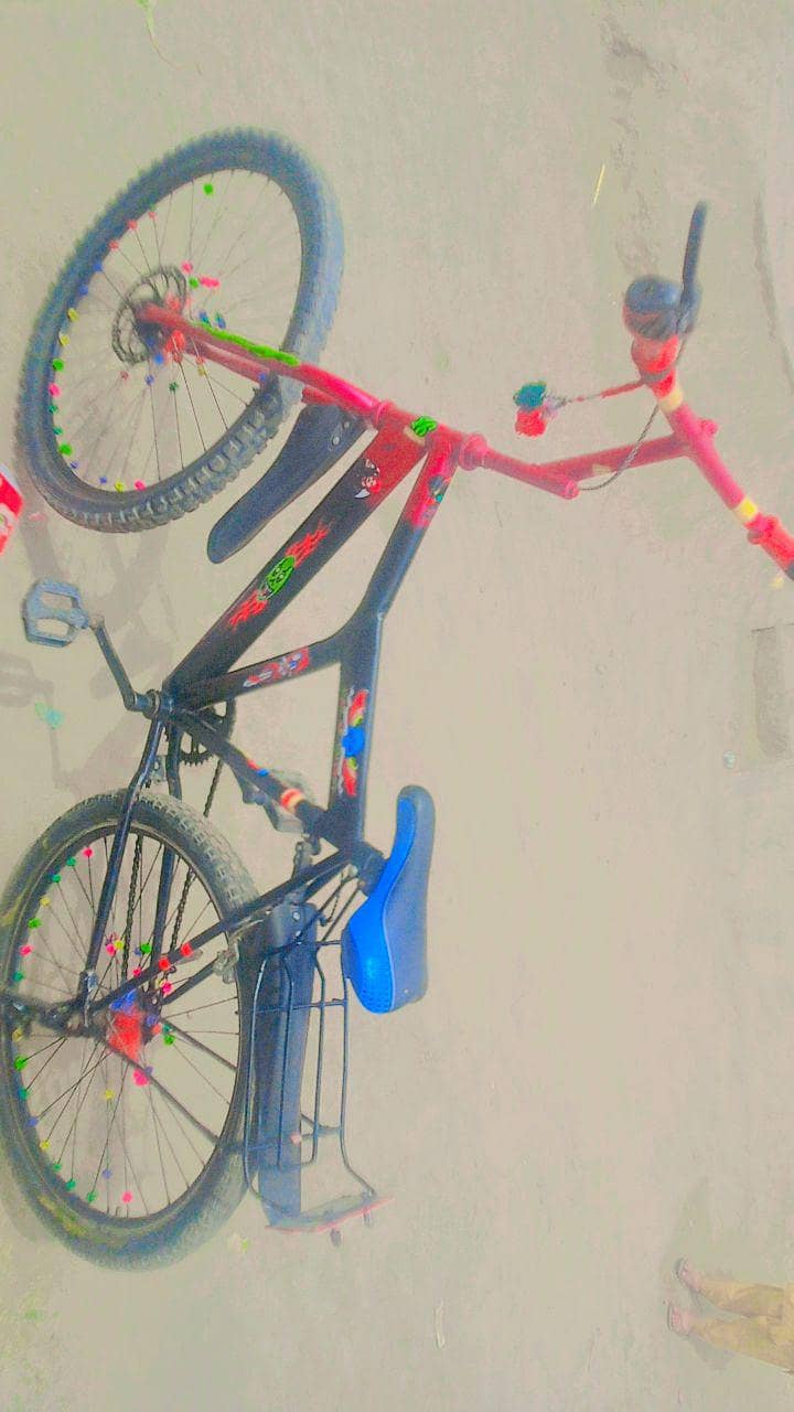 یہ سائیکل سیل کرنی ہے 0