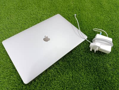 Apple Macbook Pro 2019, 16", 64GB RAM, 1TB SSD, 8GB Radeon Graphics