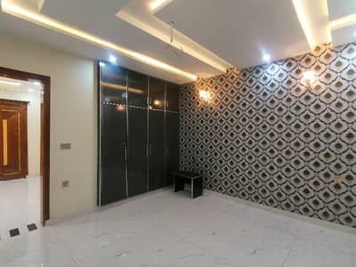 Single Storey 10 Marla House Available In Gulshan-e-Ravi - Block B For sale