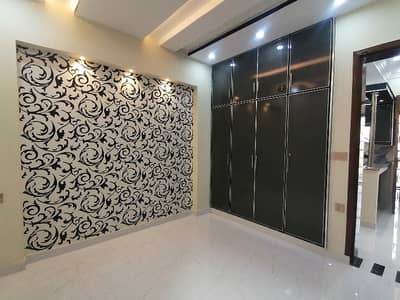 Gulshan-e-Ravi - Block J 3 Marla House Up For sale