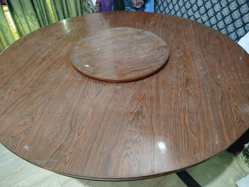 Round dinning table 0