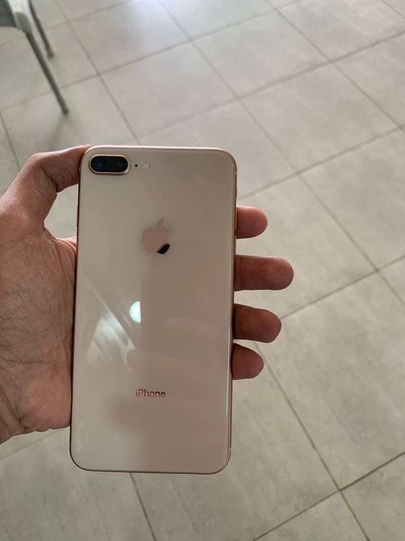 iPhone 8 Plus 0
