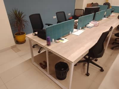 Workstation for 4 ppl