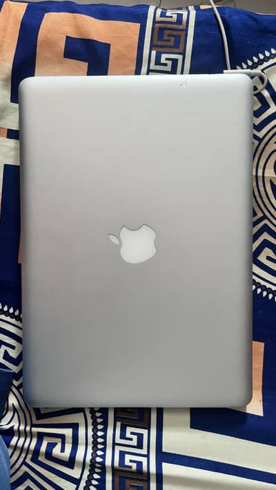 Macbook pro 13 inch late 2011