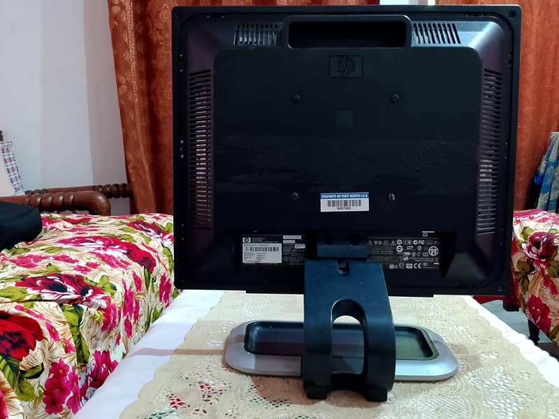 CPU , LCD , keyboard & Mouse 4