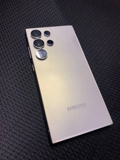 Samsung S24 Ultra 12/ 256 with Box