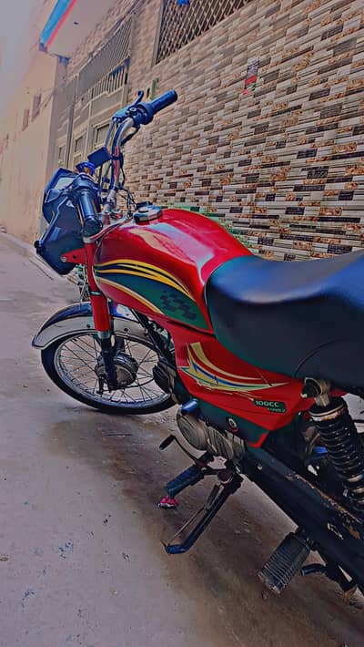 100cc Motorcycle – Neat & Clean, No Work Required