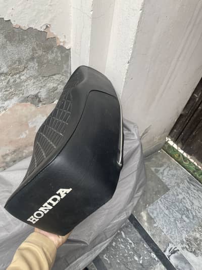 Honda 125 seat