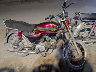 Road Prince 2016 Red | Good Condition | Documents Clear | Urgent Sale