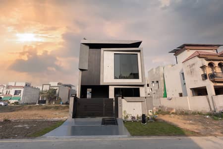 5 Marla Luxurious Home On 50 Feet Road