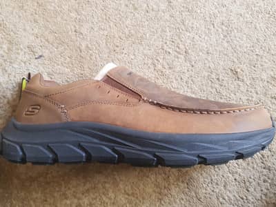 SKECHERS BRAND  NEW SHOES