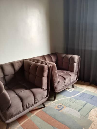 Comfortable 5-Seater sofa-Modern Design,High-Density Foam.