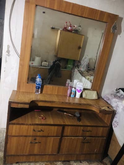 Dressing table with mirror