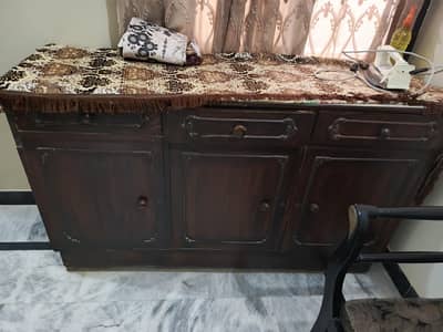 Mirror table and Showcase best Chinyot wood.