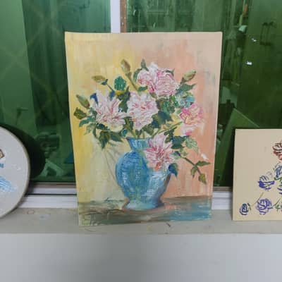 All kind of 3d wall antiques and decor table stands, lamps paintiing,