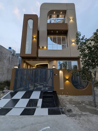 5 Marla (Facing Park) Brand New House For Sale In Lake City Sector M7B