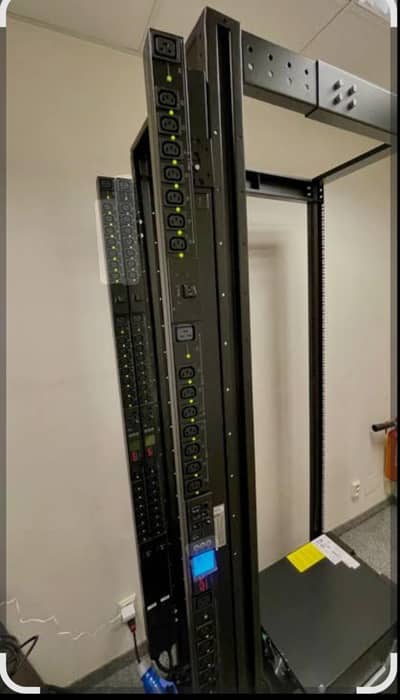 Apc Metered PDU AP8953  Schneider electric
