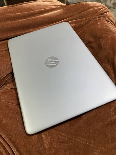 HP Elite book 840 G3 8gb RAM 256SSD