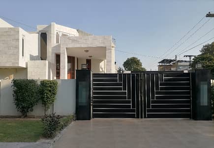 A Corner 2 Kanal House In Allama Iqbal Town Is On The Market For Sale