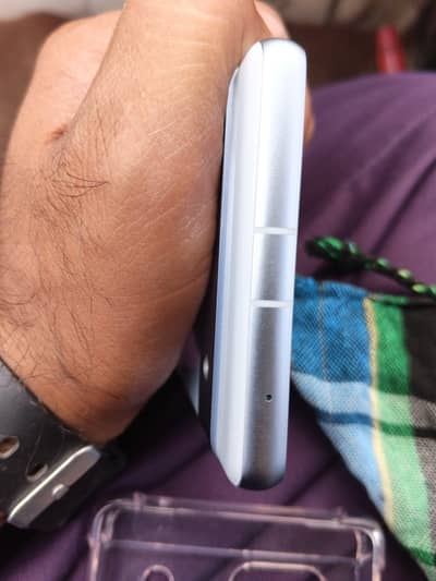 All ok he daba charger available he totally ganion he