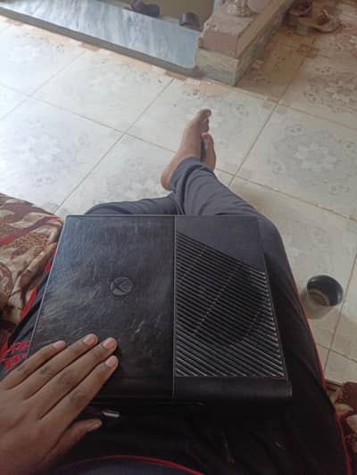 Xbox 360 500 gb with 2 wireless controller and a kinet sensor