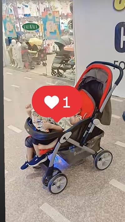 Urgent sale stroller big size 2 kids can be sit foldable