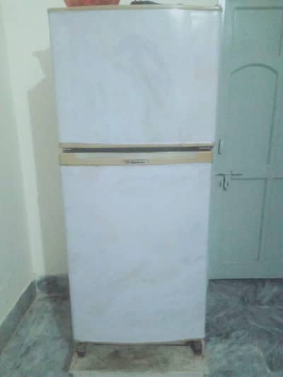 Dawlance Refrigerator Medium Size
