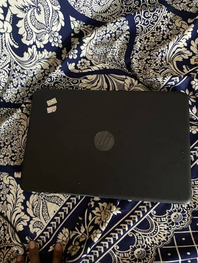 Hp ki chrome book he like new condition 4/16